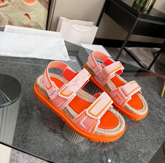2023 Designer Branded designer ACT summer sandals for women pasted hemp rope platform slippers beach shoes with box size 35-42, Color 5
2023 Designer Branded designer ACT summer sandals for women pasted hemp rope platform slippers beach shoes with box size 35-42, Color 5