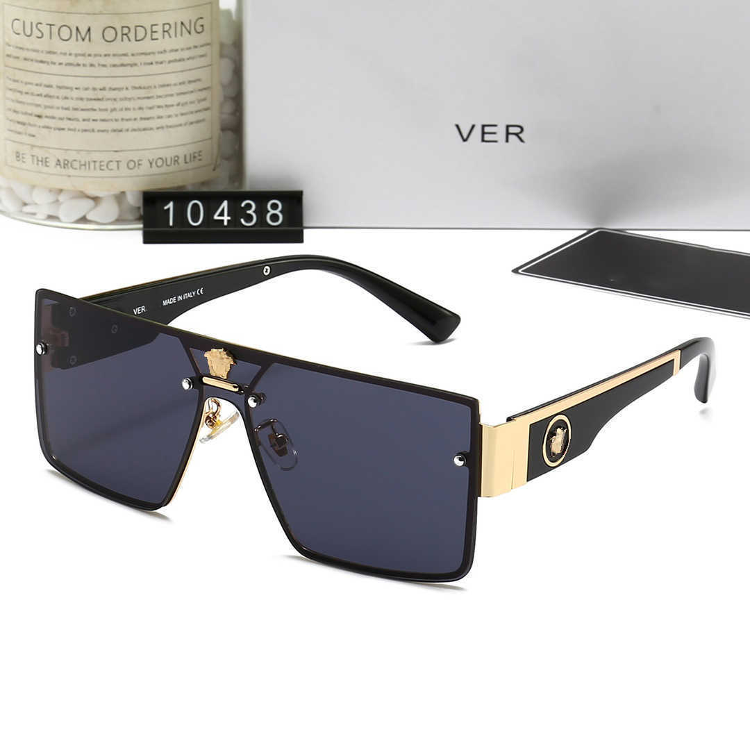 Luxury Designer Versage Sunglasses Men's Women's Vercace Sunglasses New Fashion Trend Sunglasses Premium Driving Travel Leisure Sunglasses 10438
Luxury Designer Versage Sunglasses Men's Women's Vercace Sunglasses New Fashion Trend Sunglasses Premium Driving Travel Leisure Sunglasses 10438