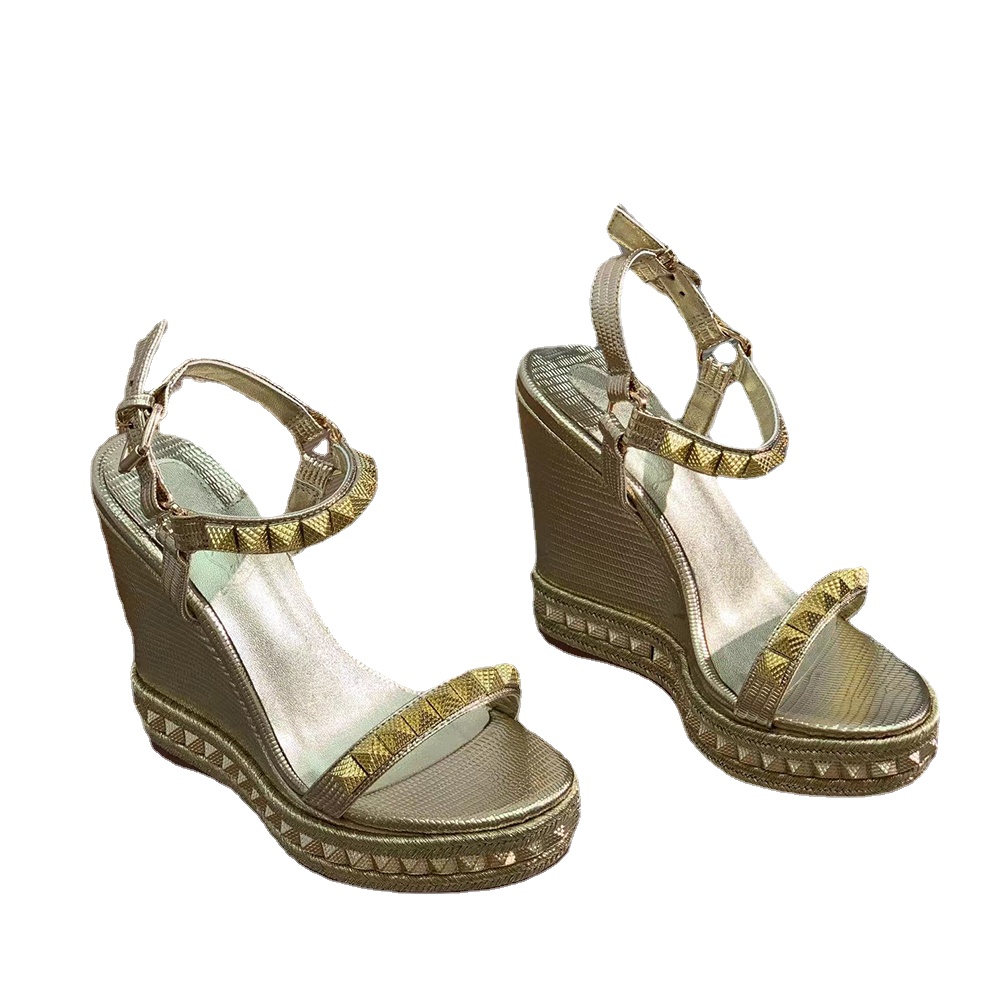 Wedge platform Sandals Hardware buckle decoration pumps heels Ankle strap revealing toe dress shoes women's luxury designers evening shoes factory footwear, Gold
Wedge platform Sandals Hardware buckle decoration pumps heels Ankle strap revealing toe dress shoes women's luxury designers evening shoes factory footwear, Gold