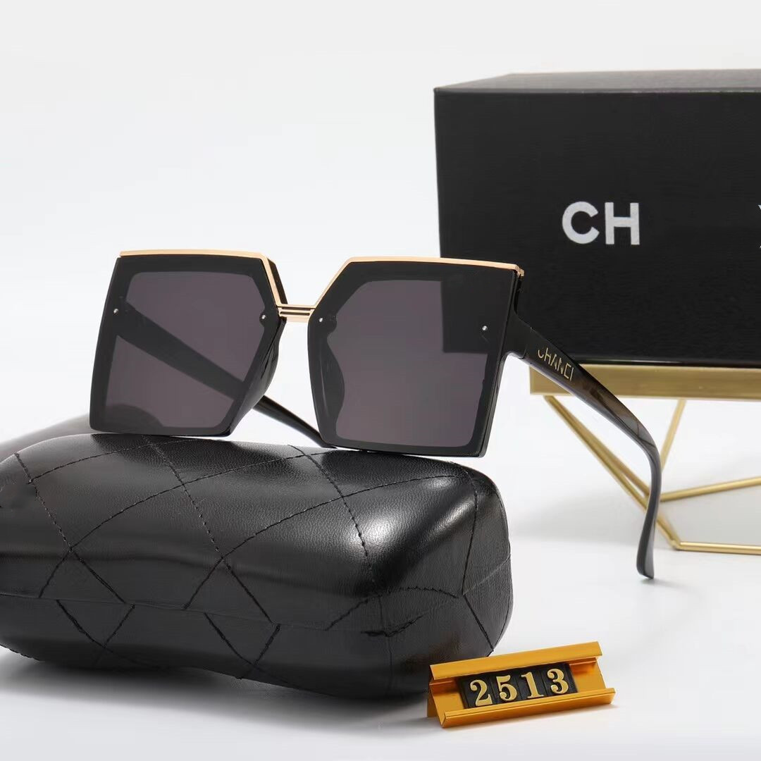 Designer Sunglasses For Women and Men Fashion Model Special UV 400 Protection Letters Leg Double Beam Big Frame Outdoor Brands Design Diamond Sunglasses 2513
Designer Sunglasses For Women and Men Fashion Model Special UV 400 Protection Letters Leg Double Beam Big Frame Outdoor Brands Design Diamond Sunglasses 2513