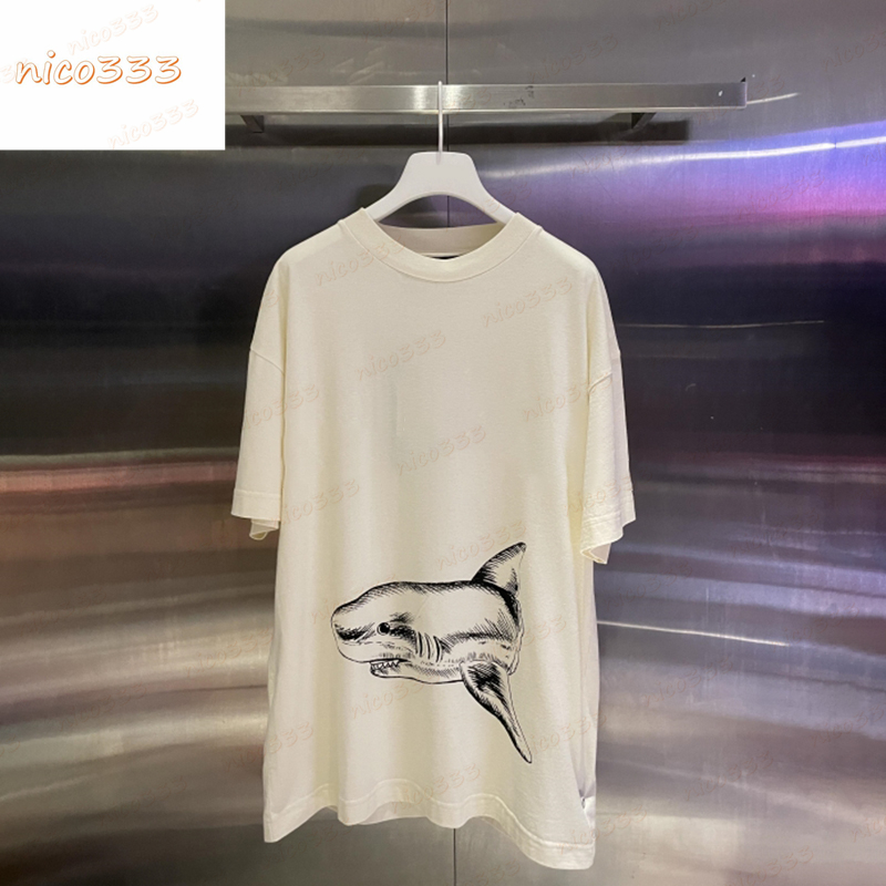 23ss New t shirt broken tail shark before after the print pattern letters cotton loose black beige hundred match street mens womens, #02
23ss New t shirt broken tail shark before after the print pattern letters cotton loose black beige hundred match street mens womens, #02