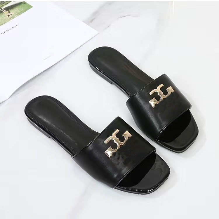 Designer women's slippers Fashion leather flip-flops Flat flip-flops beach shoes embroidered non-slip tide women's all-match casual slippers, 19
Designer women's slippers Fashion leather flip-flops Flat flip-flops beach shoes embroidered non-slip tide women's all-match casual slippers, 19