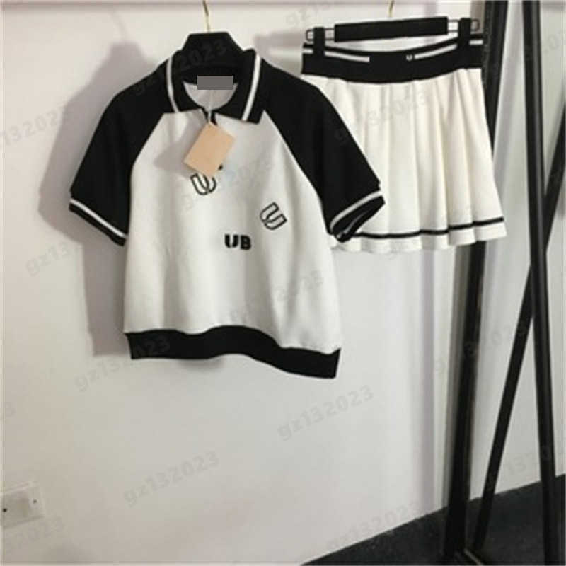 Designer Women Two Piece Dresses Lemon Print Knot Waist Short Sleeve Top And High Waist Skirt 2 Piece Sets Luxury Women Clothing
Designer Women Two Piece Dresses Lemon Print Knot Waist Short Sleeve Top And High Waist Skirt 2 Piece Sets Luxury Women Clothing
