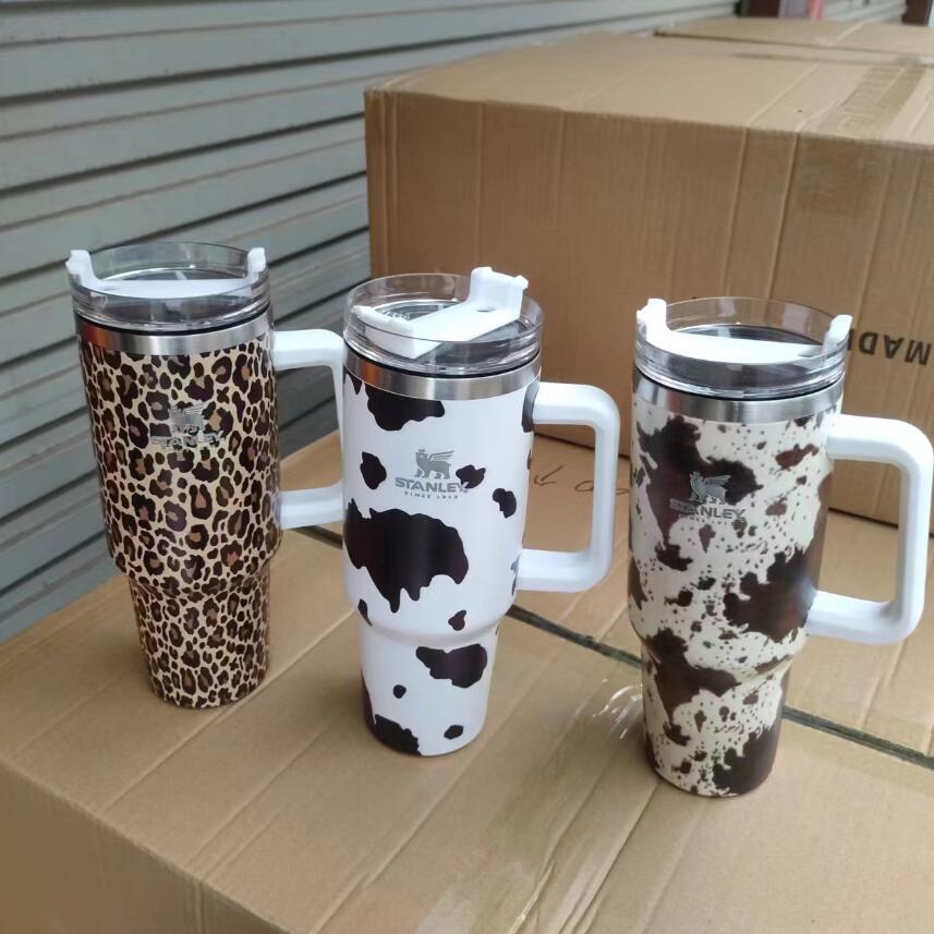 40OZ Designer Cups With LOGO Adventure Leopard Cow Design Tumblers Handle Lids And Straws Car Mugs vacuum Insulated Drinking Water Bottles
40OZ Designer Cups With LOGO Adventure Leopard Cow Design Tumblers Handle Lids And Straws Car Mugs vacuum Insulated Drinking Water Bottles