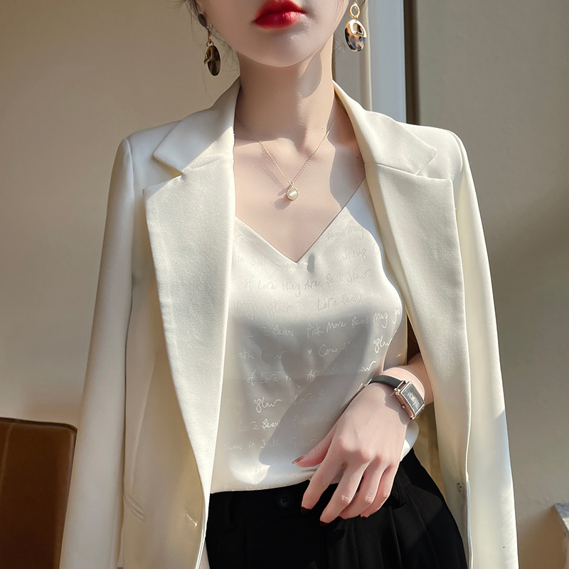 Camisoles Tanks Summer Ladies V-neck Silky Elegant Sleeveless Tank Top Basic Solid Satin Sexy Faux Silk Chic Top Short Fashion Camisole 230518