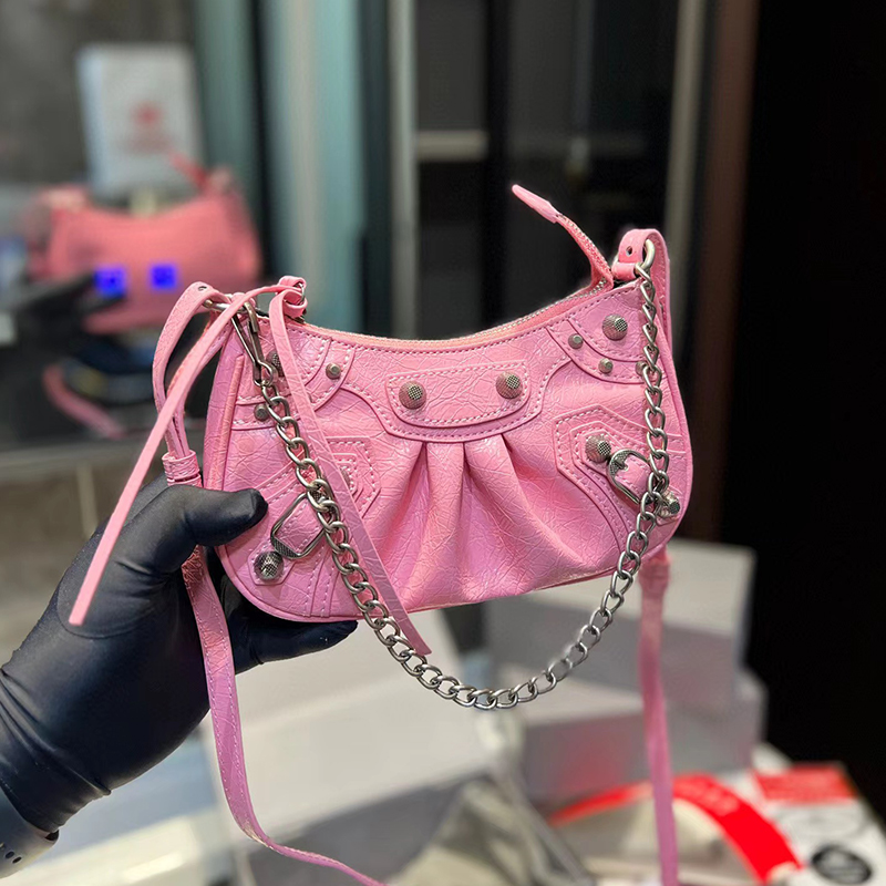 Mini Crossbody Bags Shoulder Bag Designer Womens Totes Handbags Fashion Silver Chain Tote Cross Body Motorcycle Bag Smal Purses 19cm, Pink
Mini Crossbody Bags Shoulder Bag Designer Womens Totes Handbags Fashion Silver Chain Tote Cross Body Motorcycle Bag Smal Purses 19cm, Pink