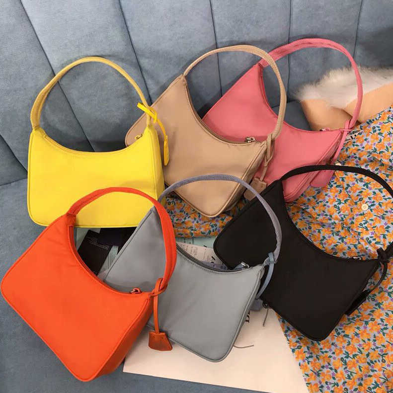 mirror quality 3 piece Women's Nylon Shoulder Bag Luxury Designer tote Handbag Crossbody prad Bags man duffle Saffiano reedition messenger bag canvas Lady Purse hobo
mirror quality 3 piece Women's Nylon Shoulder Bag Luxury Designer tote Handbag Crossbody prad Bags man duffle Saffiano reedition messenger bag canvas Lady Purse hobo