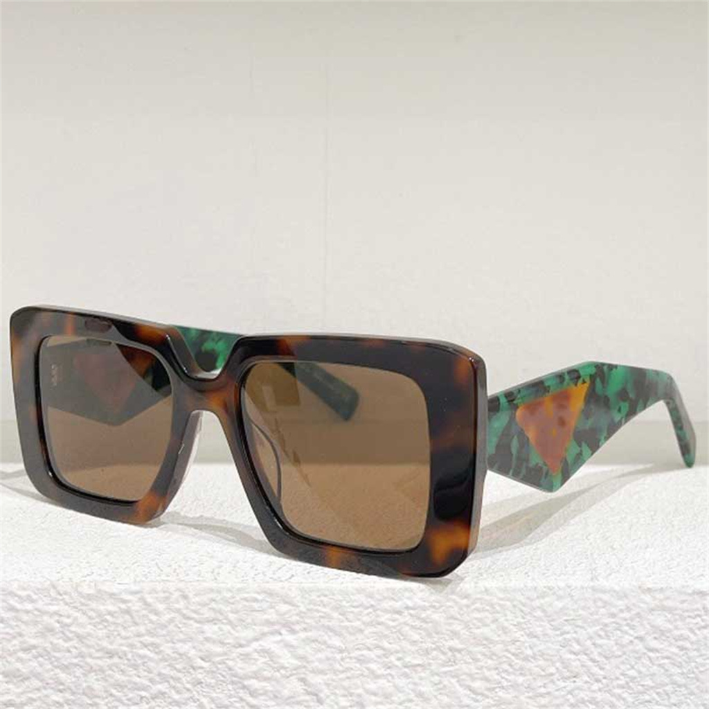 Womens Sunglasses women Designer temples turquoise green Triangle Decorative Temples Feminine Fashion Brand Sun glasses good with box
Womens Sunglasses women Designer temples turquoise green Triangle Decorative Temples Feminine Fashion Brand Sun glasses good with box