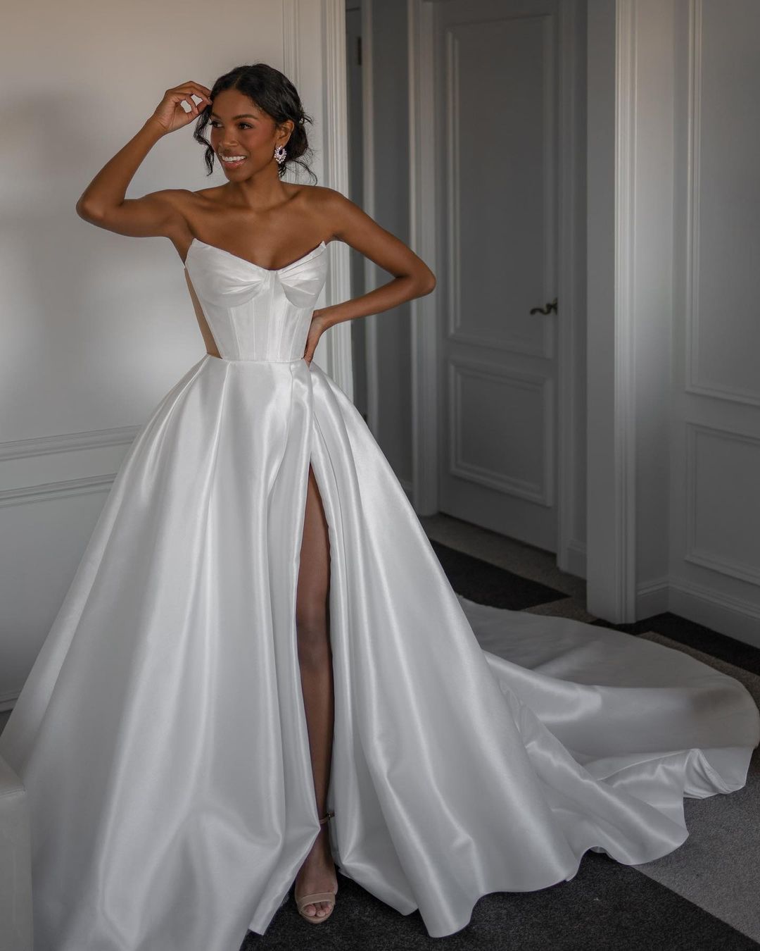 A E Sexy Dress Strapless Thigh Slit Wedding Dresses Vestidos De Novia Bone Bodice Satin Designer Bridal Gowns Es Signer 6660306