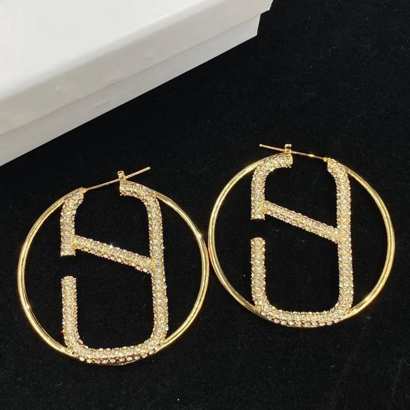 Fashion Earings Designer Earrings For Women Hoops Jewelry V Letter Love Luxurys Designers Earring Studs Des Boucles Oreilles Hoop 2203094
Fashion Earings Designer Earrings For Women Hoops Jewelry V Letter Love Luxurys Designers Earring Studs Des Boucles Oreilles Hoop 2203094