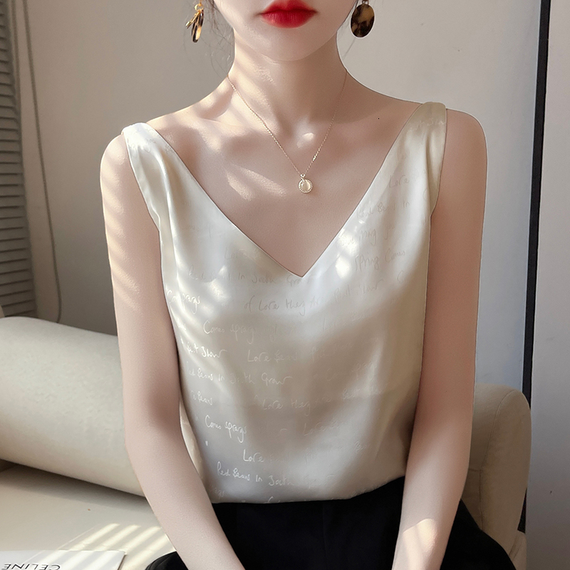 Camisoles Tanks Summer Ladies V-neck Silky Elegant Sleeveless Tank Top Basic Solid Satin Sexy Faux Silk Chic Top Short Fashion Camisole 230518