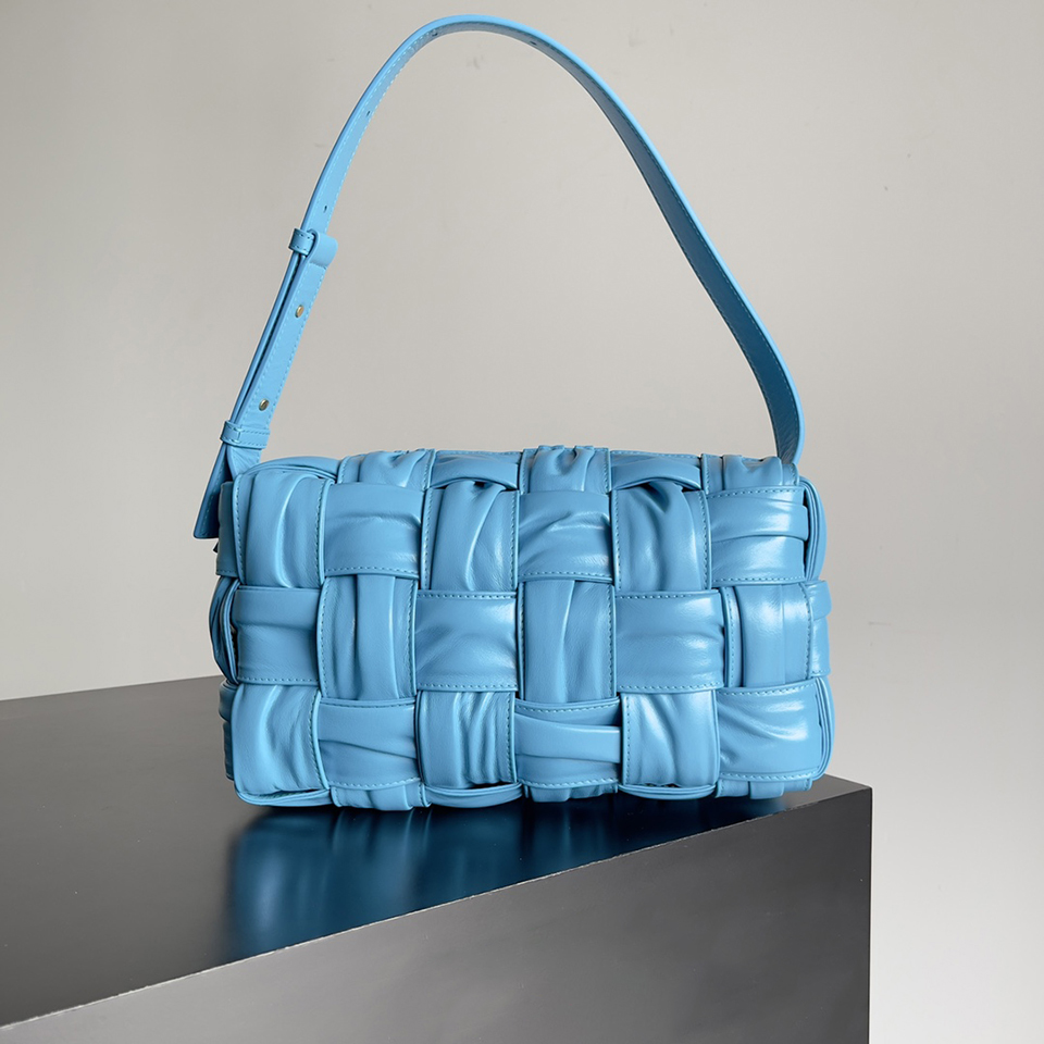 Designer Handbag 10A Mirror quality Foulard intreccio leather shoulder bag 28cm With Box B07V
Designer Handbag 10A Mirror quality Foulard intreccio leather shoulder bag 28cm With Box B07V