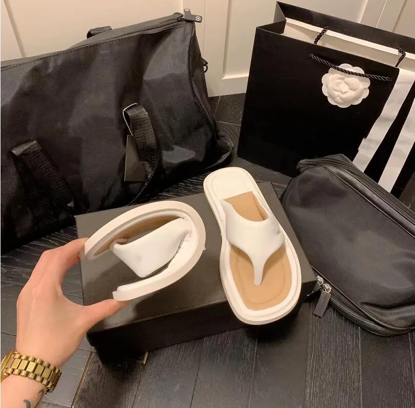Designer Candy Color Slippers Summer Bread Sandal Comfort Slides Luxury Women Sandal Fashion Flat Bottom Flip-Flops Leisure Beach Shoes Slipper
Designer Candy Color Slippers Summer Bread Sandal Comfort Slides Luxury Women Sandal Fashion Flat Bottom Flip-Flops Leisure Beach Shoes Slipper