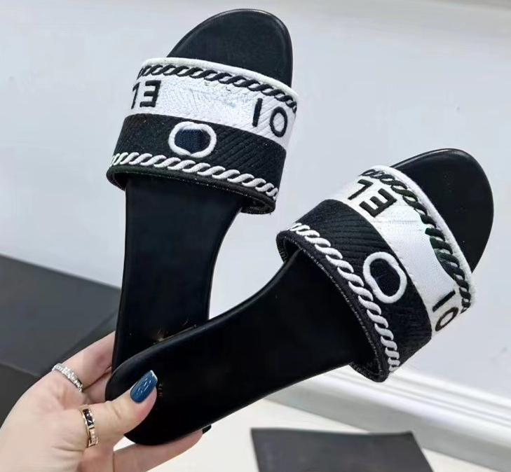 Small Fragrant Wind Slippers Female Summer Outside Wear Senior Sense Fashion Flat Everything Beach Sandals Embroidered Letter Flip-flops, Blue
Small Fragrant Wind Slippers Female Summer Outside Wear Senior Sense Fashion Flat Everything Beach Sandals Embroidered Letter Flip-flops, Blue