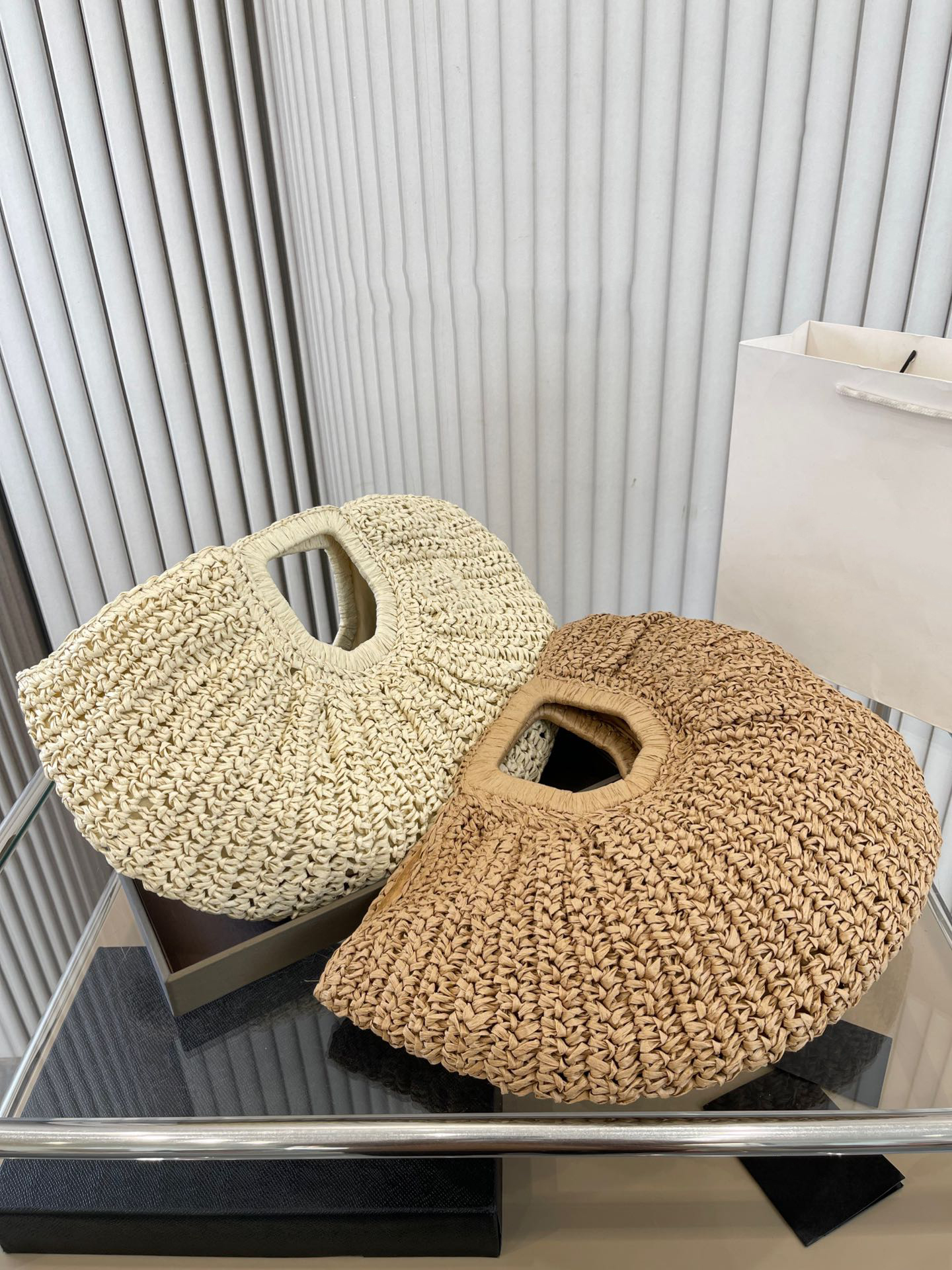 2023 New straw bag retro design style distinct travel must-have luxury handbag single shoulder tote bag, White
2023 New straw bag retro design style distinct travel must-have luxury handbag single shoulder tote bag, White