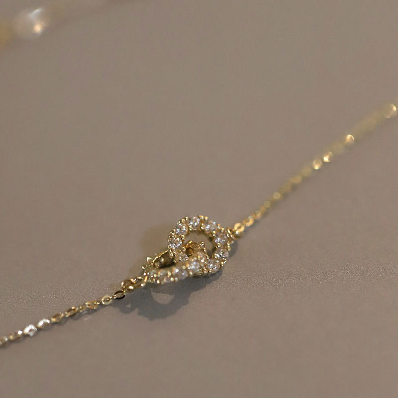 Pendant Necklaces HI MAN Korean Exquisite Pave Crystal Geometry S925 Sterling Silver Pendant Necklace Women Fashion Charm Party Jewelry 230518