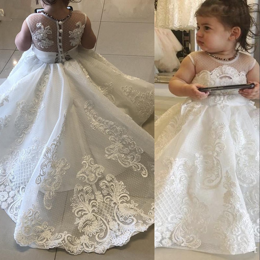 Lovely Flower Girls Dresses For Wedding Ivory White Lace Appliques Sweep Train Sleeveless Floor Length Children Kids Party Commun Gowns Jewel Neck