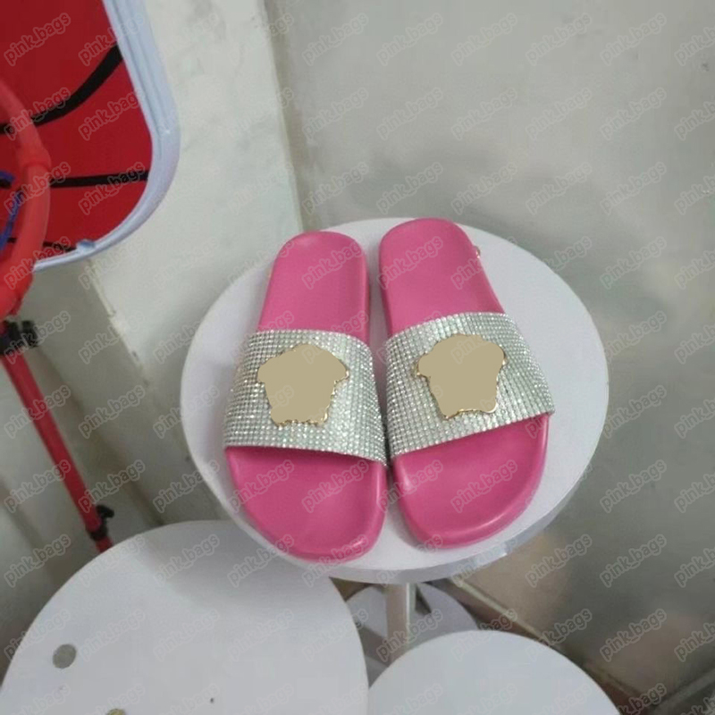 Summer Womens Designer Shoes Flat Sliders Men Designers Slippers Slipper Men Sandals Luxury Slide Shoes Women Slides Flip Flop 2305182BF, V#1
Summer Womens Designer Shoes Flat Sliders Men Designers Slippers Slipper Men Sandals Luxury Slide Shoes Women Slides Flip Flop 2305182BF, V#1