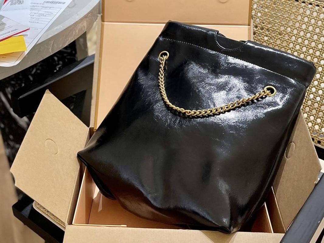 Evening Bags Garbage Bag Chain Strap High Capacity Tote Versatile And Simple Black One Shoulder Crossbody Women's 
Evening Bags Garbage Bag Chain Strap High Capacity Tote Versatile And Simple Black One Shoulder Crossbody Women's