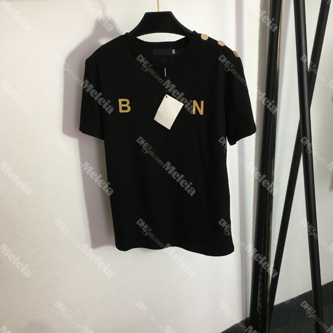 7 Colors Bronzing Letter T Shirts Cotton Women T Shirt Designer Print Tops with Metal Button, Beige
7 Colors Bronzing Letter T Shirts Cotton Women T Shirt Designer Print Tops with Metal Button, Beige