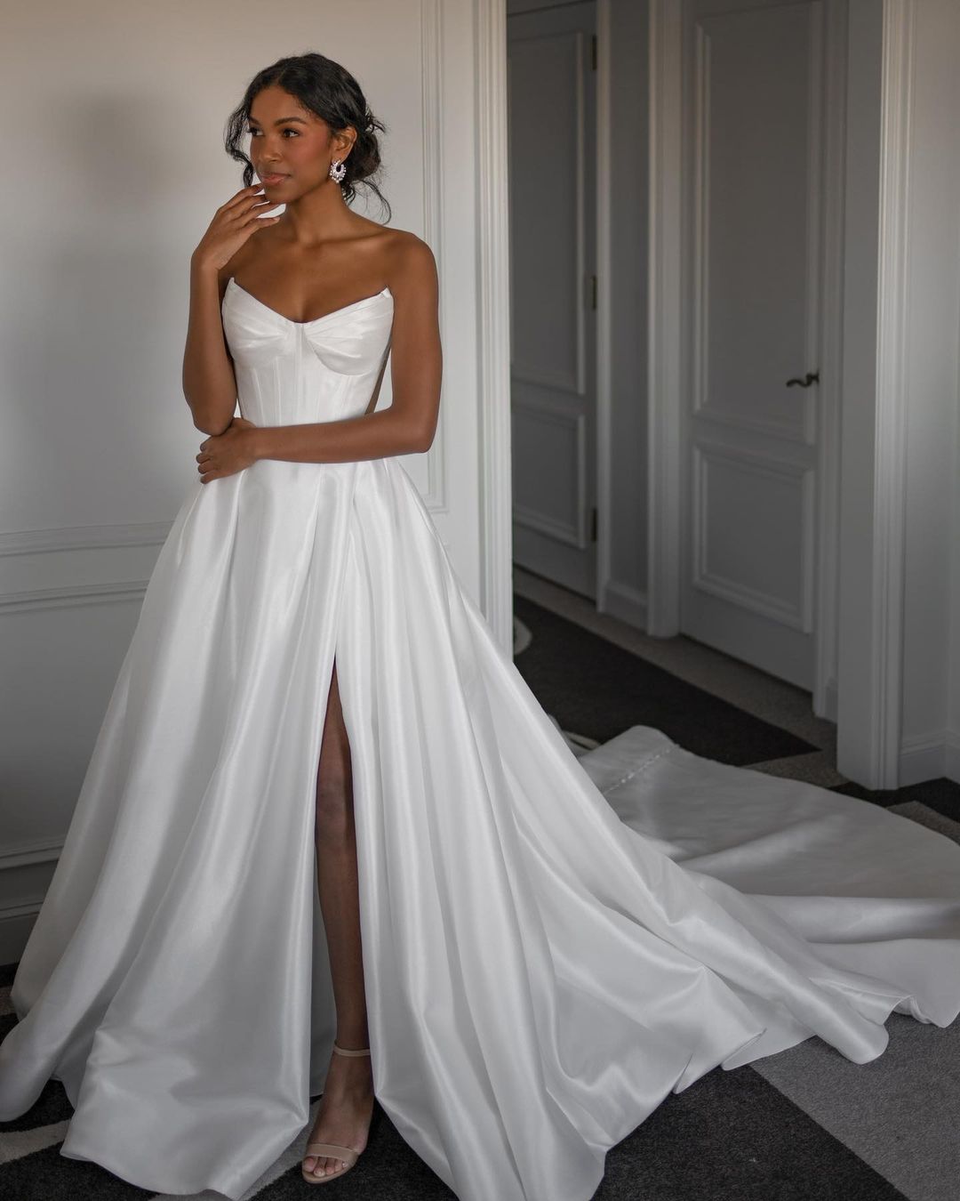 A E Sexy Dress Strapless Thigh Slit Wedding Dresses Vestidos De Novia Bone Bodice Satin Designer Bridal Gowns Es Signer 6660306