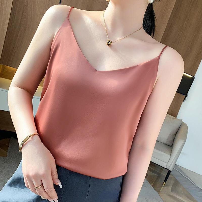 Camisoles Tanks Fashion Silky Camisole Women's Inner With White Bottoming Satin Top Summer V-neck Thin Section 230518