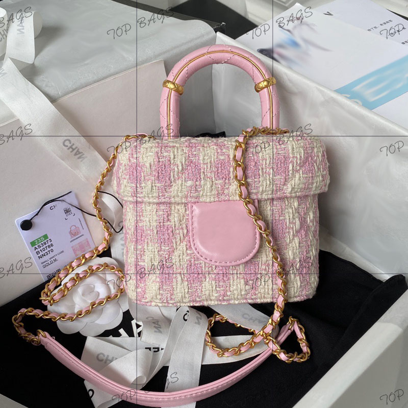 23S New arrival handle bag crossbody bag chain bag handbag shoulder bag fresh fashion vintage 3 colors plain Diamond Lattice Felt with gold logo, Pink
23S New arrival handle bag crossbody bag chain bag handbag shoulder bag fresh fashion vintage 3 colors plain Diamond Lattice Felt with gold logo, Pink