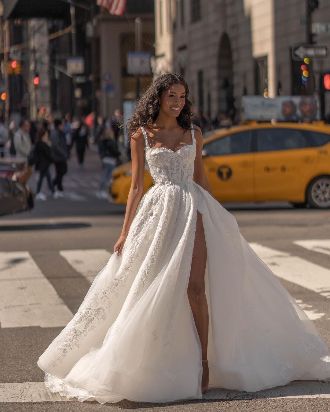 Sexy A Line Dress Straps Thigh Slit Wedding Dresses Vestidos De Novia Lace Appliques Designer Bridal Gowns