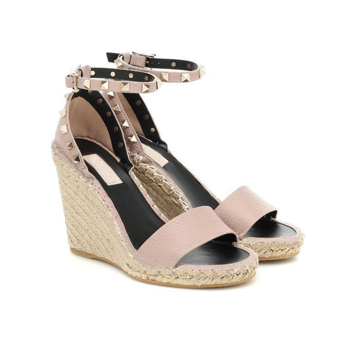Summer women sandal high heels stud shoes Garavani pumps rockstud wedge espadrilles designer wedges metallic calfskin leather studded strap 35-43Box
Summer women sandal high heels stud shoes Garavani pumps rockstud wedge espadrilles designer wedges metallic calfskin leather studded strap 35-43Box