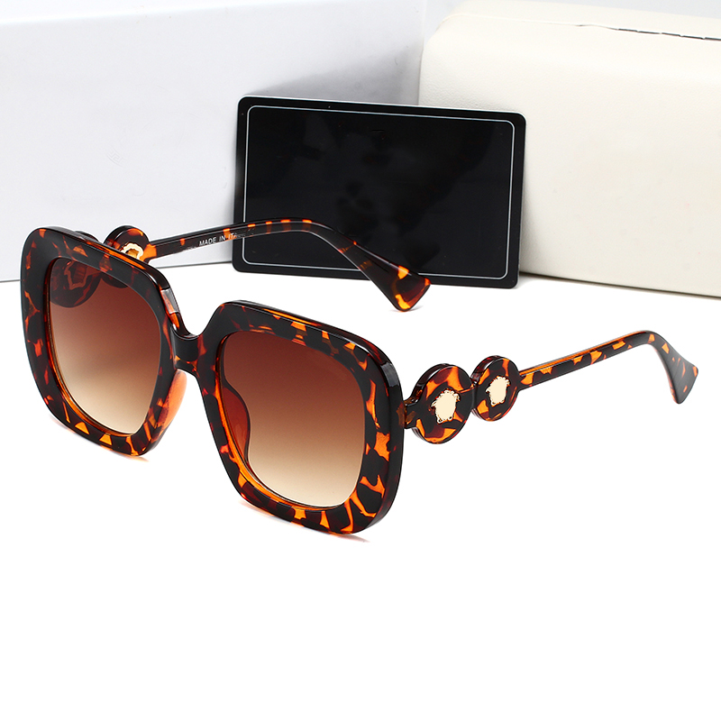2023 Luxury Designer Sunglasses Classic Eyeglasses Outdoor driving travel Beach Sun Glasses For Man Woman Fashion 4434 Style luxurys eye glasses UV Protection
2023 Luxury Designer Sunglasses Classic Eyeglasses Outdoor driving travel Beach Sun Glasses For Man Woman Fashion 4434 Style luxurys eye glasses UV Protection