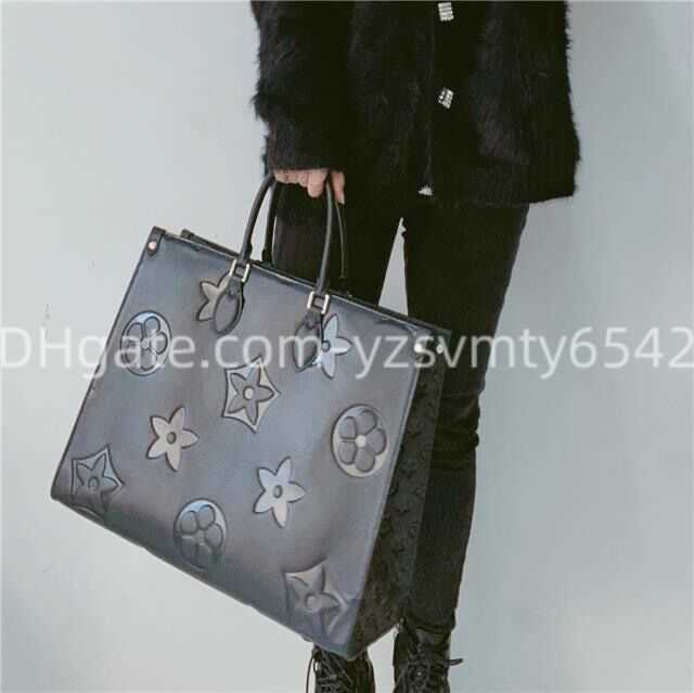 High Qualitys Designer Bags Women Handbags Embossed Monograms ONTHEGO GM MM Womens Bag Purse the Tote Shoulder Female backpack ON THE GO XBT1, Embossed black
High Qualitys Designer Bags Women Handbags Embossed Monograms ONTHEGO GM MM Womens Bag Purse the Tote Shoulder Female backpack ON THE GO XBT1, Embossed black