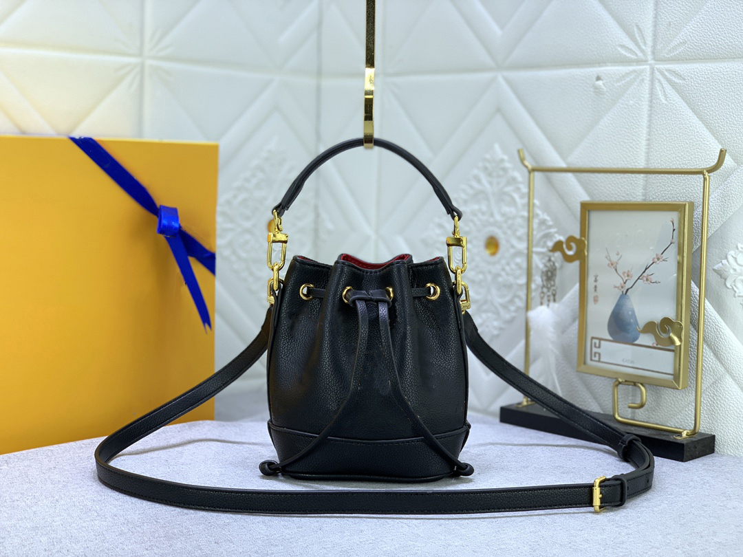Designer Luxury Nano Noe Mini Bucket Bag Empreinte Leather Handle Women Handbag Summer Stardust Neonoe Bucket Drawstring Closure Removable Strap Shoulder bag, 4 cowboy
Designer Luxury Nano Noe Mini Bucket Bag Empreinte Leather Handle Women Handbag Summer Stardust Neonoe Bucket Drawstring Closure Removable Strap Shoulder bag, 4 cowboy