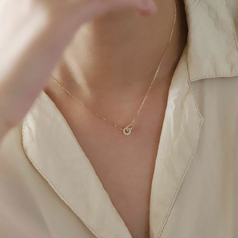 Pendant Necklaces HI MAN Korean Exquisite Pave Crystal Geometry S925 Sterling Silver Pendant Necklace Women Fashion Charm Party Jewelry 230518