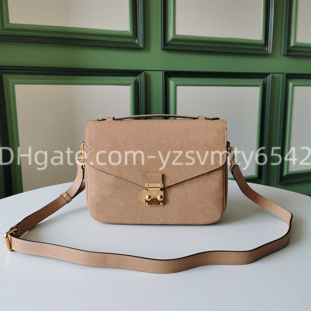 genuine leather WOMEN luxurys designers shoulder bags real leather Handbags messenger crossbody Totes Walle P8CH, Red
genuine leather WOMEN luxurys designers shoulder bags real leather Handbags messenger crossbody Totes Walle P8CH, Red