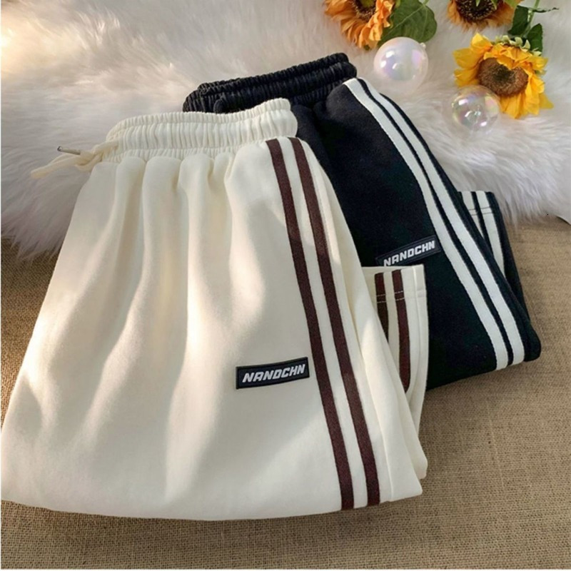 Women s Shorts Wakamono Celana Musim Panas Wanita Beige Pendek Olahraga Gaya Korea Longgar dan Tipis Kasual Lebar Kaki Drop 230517