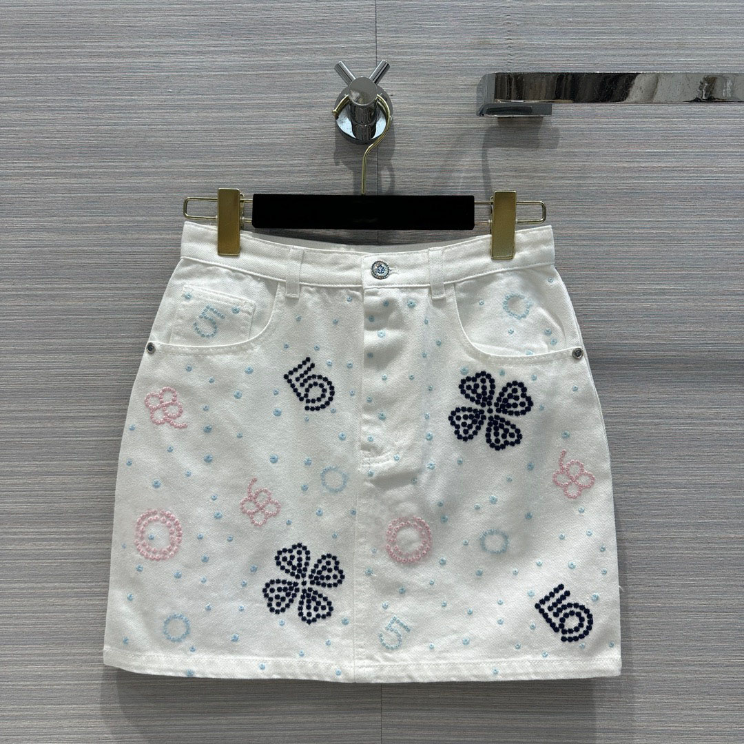 2023 Fashion Designer New Flower Pattern Button Skirts Jeans Women Casual High Waist Lady Skirt Pocket Skirt, White
2023 Fashion Designer New Flower Pattern Button Skirts Jeans Women Casual High Waist Lady Skirt Pocket Skirt, White
