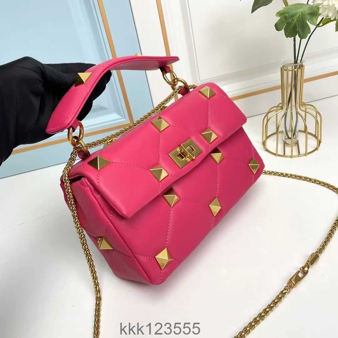 Bags Valentions Rivet Flamenco Bag Punk Designer Handbag Women Portable Shoulder Crossbody New Chain ZUO5, Black gold nail;medium length 25cm
Bags Valentions Rivet Flamenco Bag Punk Designer Handbag Women Portable Shoulder Crossbody New Chain ZUO5, Black gold nail;medium length 25cm
