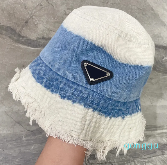 Fashion Brand Designer Bucket Hats Men and Women Summer Color Metal Triangle Cap Hat
Fashion Brand Designer Bucket Hats Men and Women Summer Color Metal Triangle Cap Hat