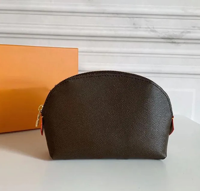 MENS womens brown letter plaid white wash bag lady's zipper coin pocket Cosmetic bag Classic shellfish Handbag TOILETRY cosmetic pouch