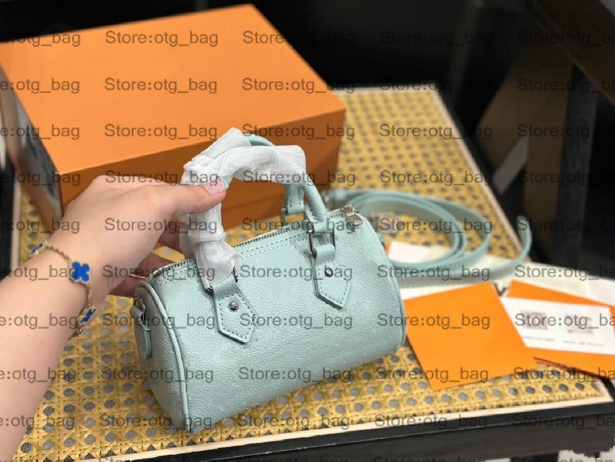 Pre-Order Now NANO SPEEDY M82242 M82342 23SS Cross Body Bag Women Luxurys Embossed Monograms Handbag Ladies Speedys designer bags M81456 M61252 M81625, 3 white grid
Pre-Order Now NANO SPEEDY M82242 M82342 23SS Cross Body Bag Women Luxurys Embossed Monograms Handbag Ladies Speedys designer bags M81456 M61252 M81625, 3 white grid