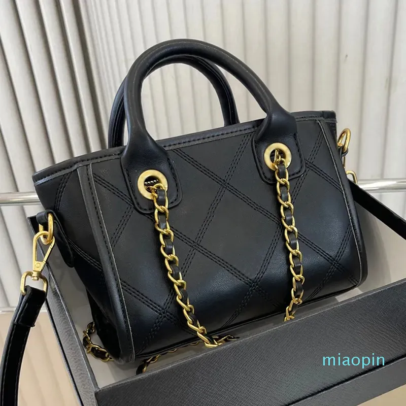 2023 new fashion Designer Bags Crossbody Shoulder Bag Leather Woman Messenger Handbag Clutch Flap Wallet Cross Body Brand Women Backpack high quality, Color 01
2023 new fashion Designer Bags Crossbody Shoulder Bag Leather Woman Messenger Handbag Clutch Flap Wallet Cross Body Brand Women Backpack high quality, Color 01