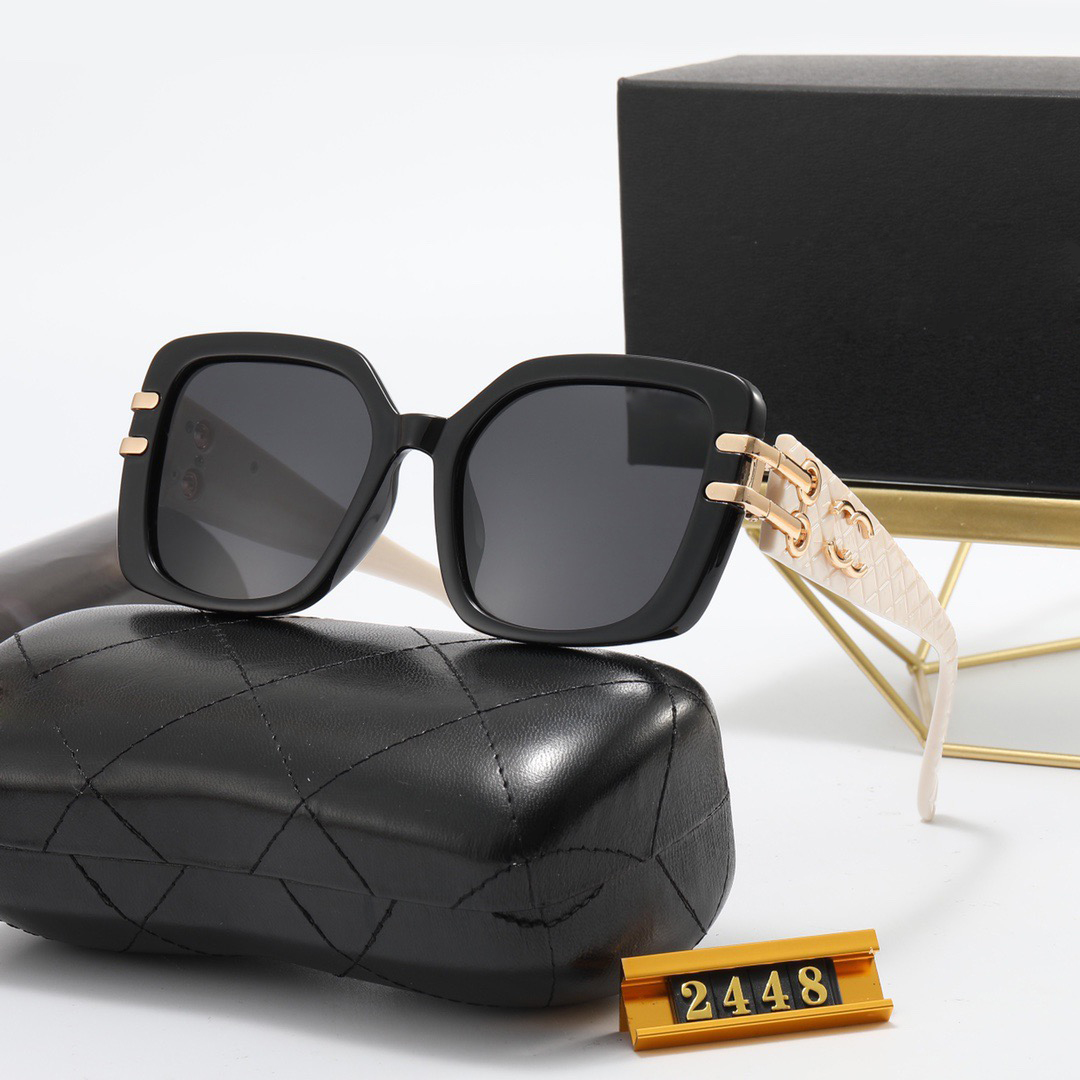 Designer sunglasses fashion polarized sunglasses personality UV resistant men women Goggle Retro square sun glass Casual eyeglasses with box good
Designer sunglasses fashion polarized sunglasses personality UV resistant men women Goggle Retro square sun glass Casual eyeglasses with box good
