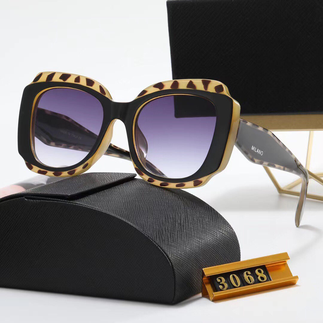Black sunglasses designer fashion eyewear glasses for woman mens rectangle full rim lunettes de soleil luxury brand man driving beach goggle eyeglasses
Black sunglasses designer fashion eyewear glasses for woman mens rectangle full rim lunettes de soleil luxury brand man driving beach goggle eyeglasses