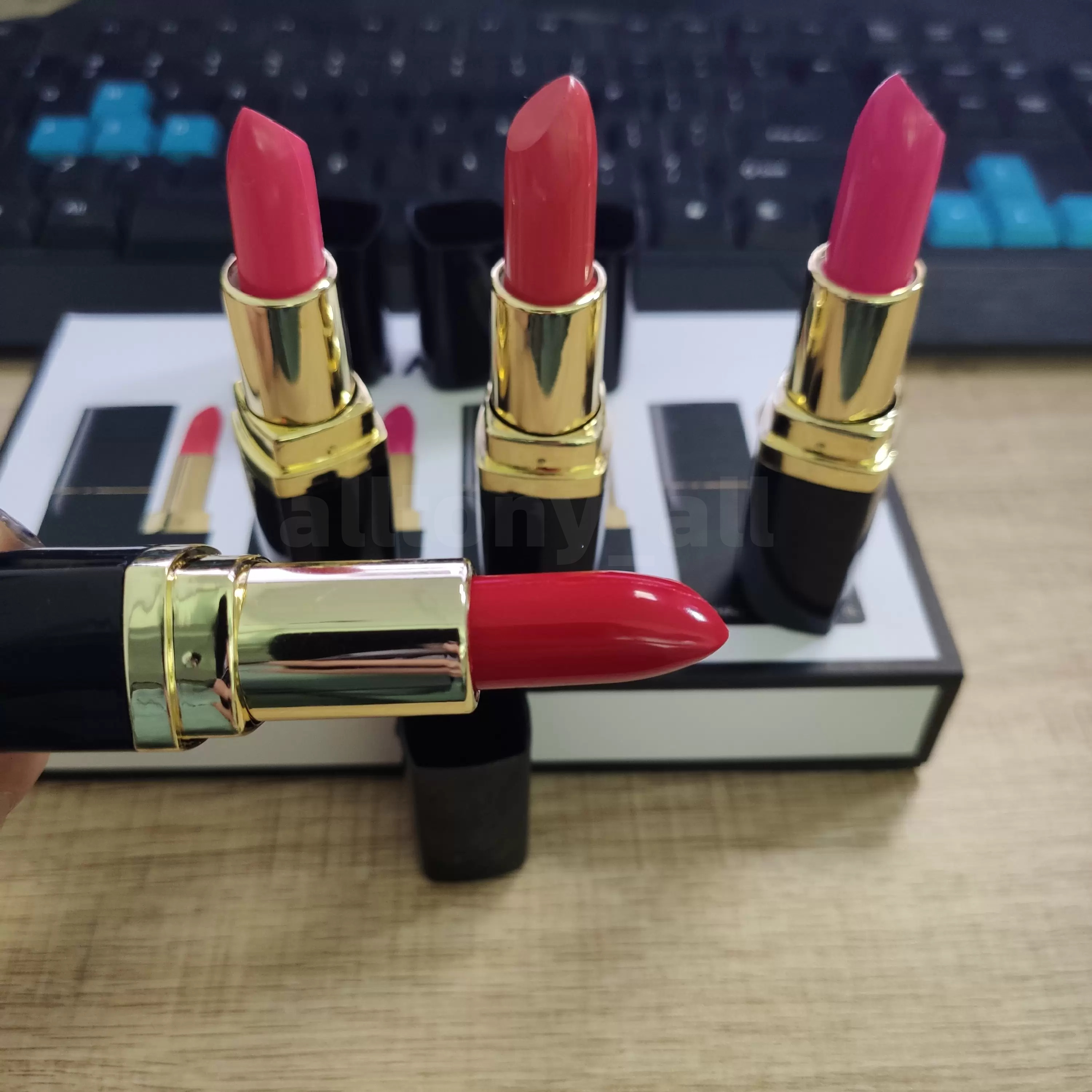 Brand Matte Lipstick 4-color black bucket waterproof lasting veet makeup lipstick set