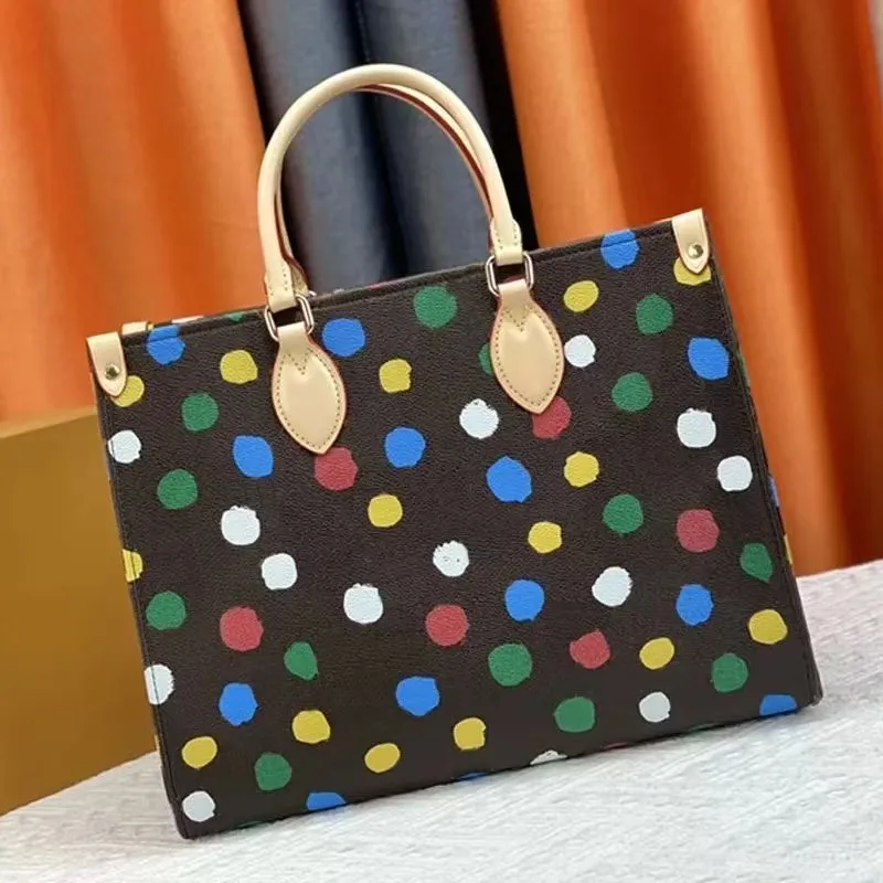 41cm Large size FASHION MM GM WOMEN ONTHEGO luxurys designers Monogramee bags genuine leather lady Handbags messenger crossbody shoulder bag Totes Wallet
41cm Large size FASHION MM GM WOMEN ONTHEGO luxurys designers Monogramee bags genuine leather lady Handbags messenger crossbody shoulder bag Totes Wallet