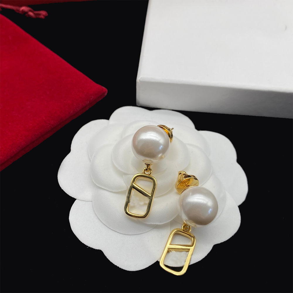18K Gold Plated Earrings Designer Round Crystal Rhinestone Pearl Earring Wedding Party Jewerlry
18K Gold Plated Earrings Designer Round Crystal Rhinestone Pearl Earring Wedding Party Jewerlry