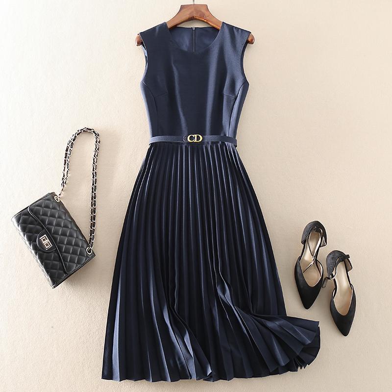 Basic Casual Dresses Women Fashion O-Neck Pleated Dress Streetwear Summer Sleeveless Elegant Bodycon Dress High Quallity Solid Suit Dress With Belt 23