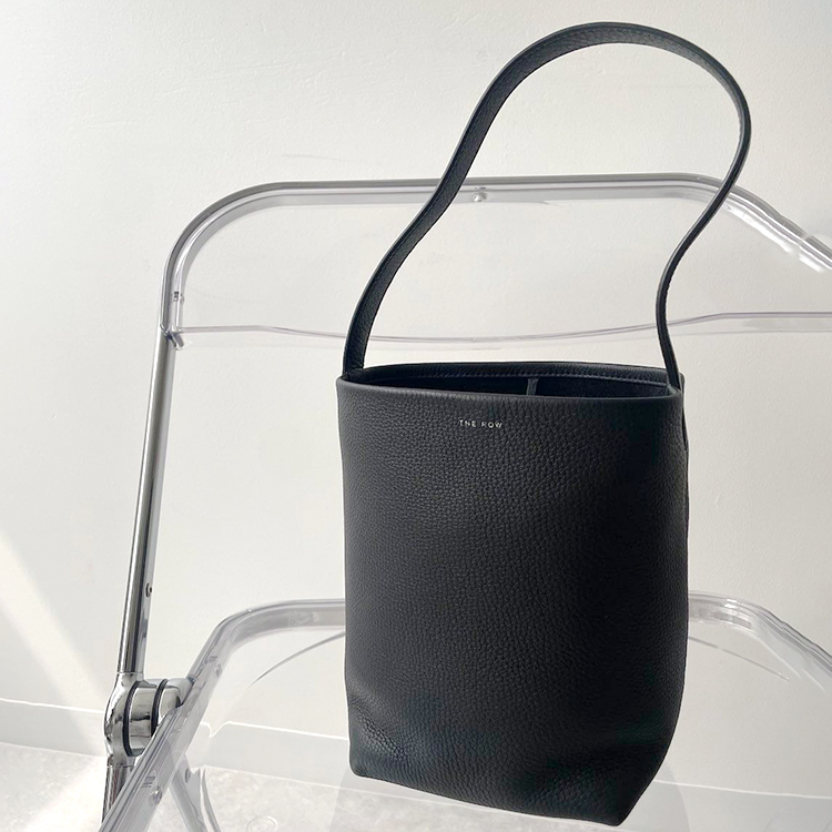 3 Size Drawstring the row Park tote Bag woman Luxurys handbags shoulder bucket bag Mens Genuine Leather Womens crossbody Large capacity clutch purse designers bags, Black
3 Size Drawstring the row Park tote Bag woman Luxurys handbags shoulder bucket bag Mens Genuine Leather Womens crossbody Large capacity clutch purse designers bags, Black