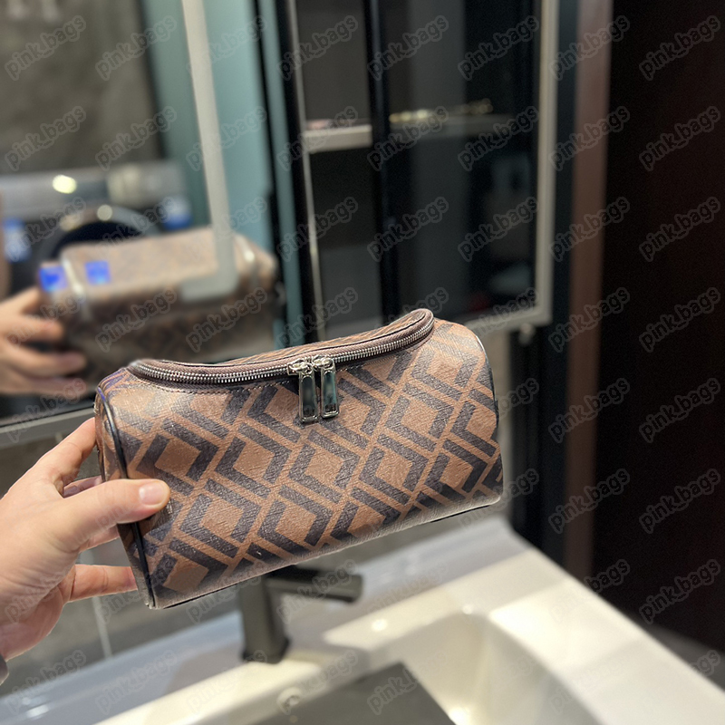 Women Luxury Designer Makeup Bag Cosmetic Case Nylon Travel Pouch Designer Small Ffletter Clutch Bags Make Up Case Luggage Pouches 2305192BF, F#brown
Women Luxury Designer Makeup Bag Cosmetic Case Nylon Travel Pouch Designer Small Ffletter Clutch Bags Make Up Case Luggage Pouches 2305192BF, F#brown