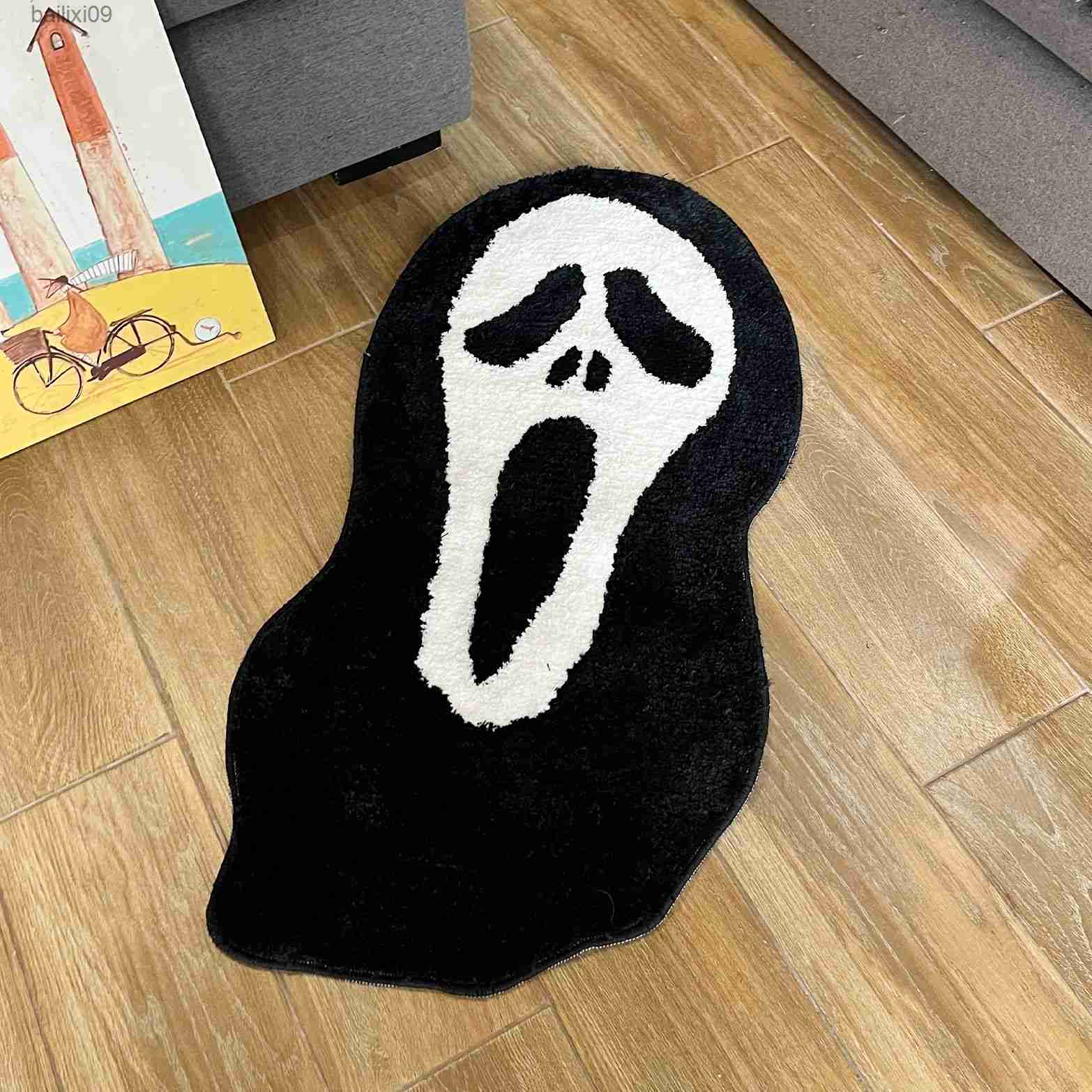 Carpets Halloween Ghostface Rug Dread Themed and Black and White Colors Killer Man Tufting Art Rug for Bedroom Scream Throw Carpet T230519, Red
Carpets Halloween Ghostface Rug Dread Themed and Black and White Colors Killer Man Tufting Art Rug for Bedroom Scream Throw Carpet T230519, Red